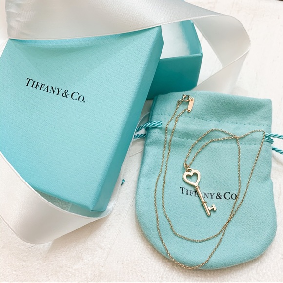 Tiffany & Co. Tiffany Keys Heart Key Pendant 18k - Picture 7 of 8